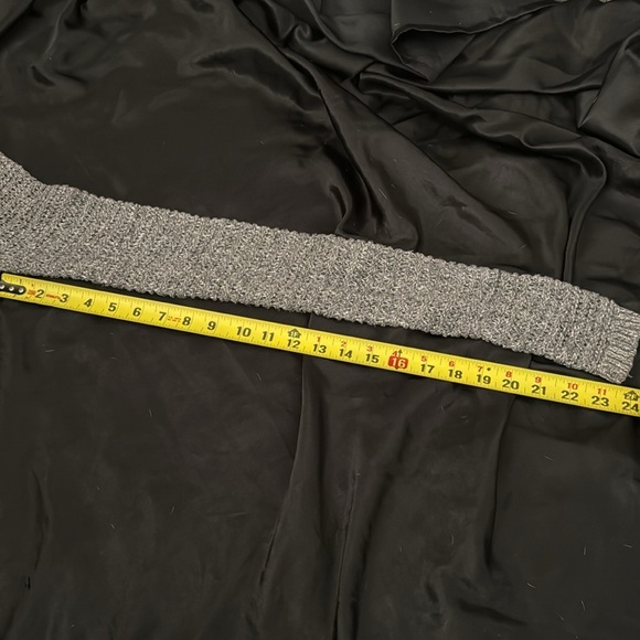 Hollister knit sweater gray with silver metallic thread and crystal gems details - Picture 9 of 9